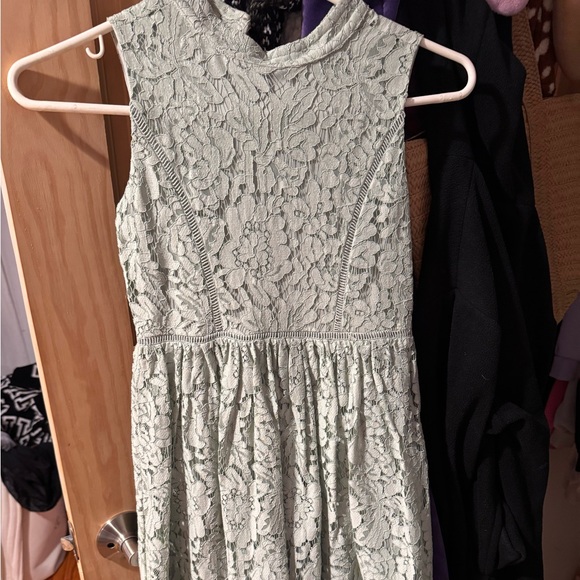 Sage green girls dress size 10 - Picture 1 of 4